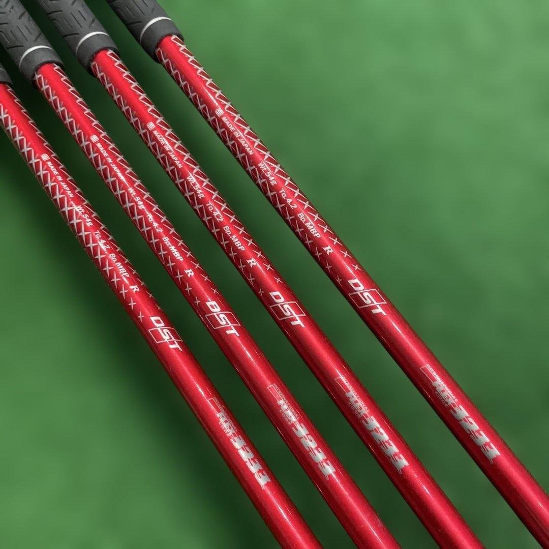 ゼクシオ ナイン　アイアン　4本組　MP900 Rフレックス レッド