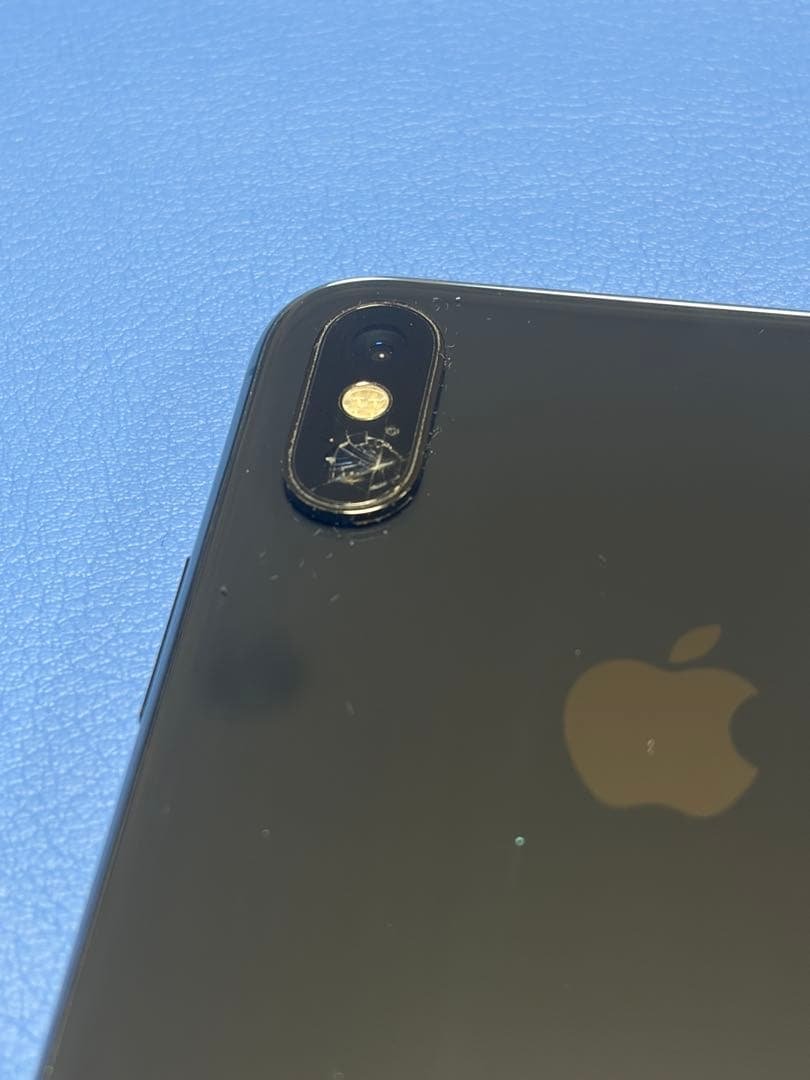 Apple iPhone Xs Max 64GB ブラック（専売）
