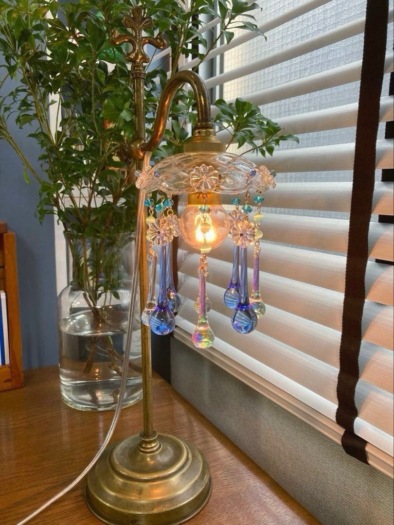 シャンデリア　1920年　フランス（青と虹）アンティーク　オパールセント