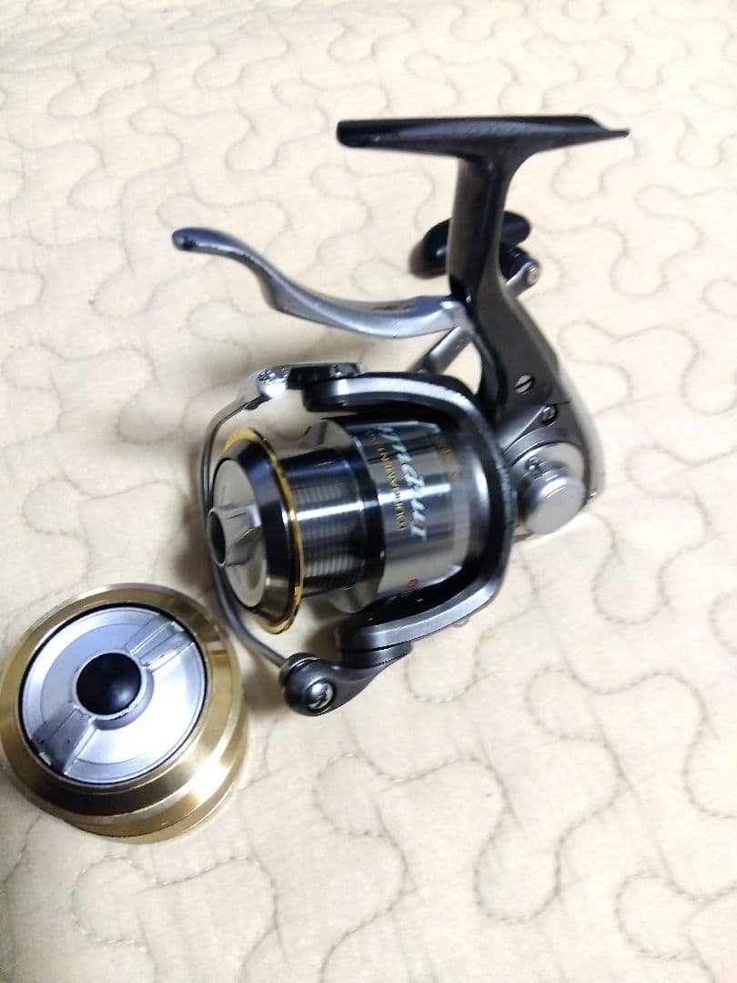 値下げ　ダイワ　07 トライソSHOCK　替えスプールインパルト　2500LBD