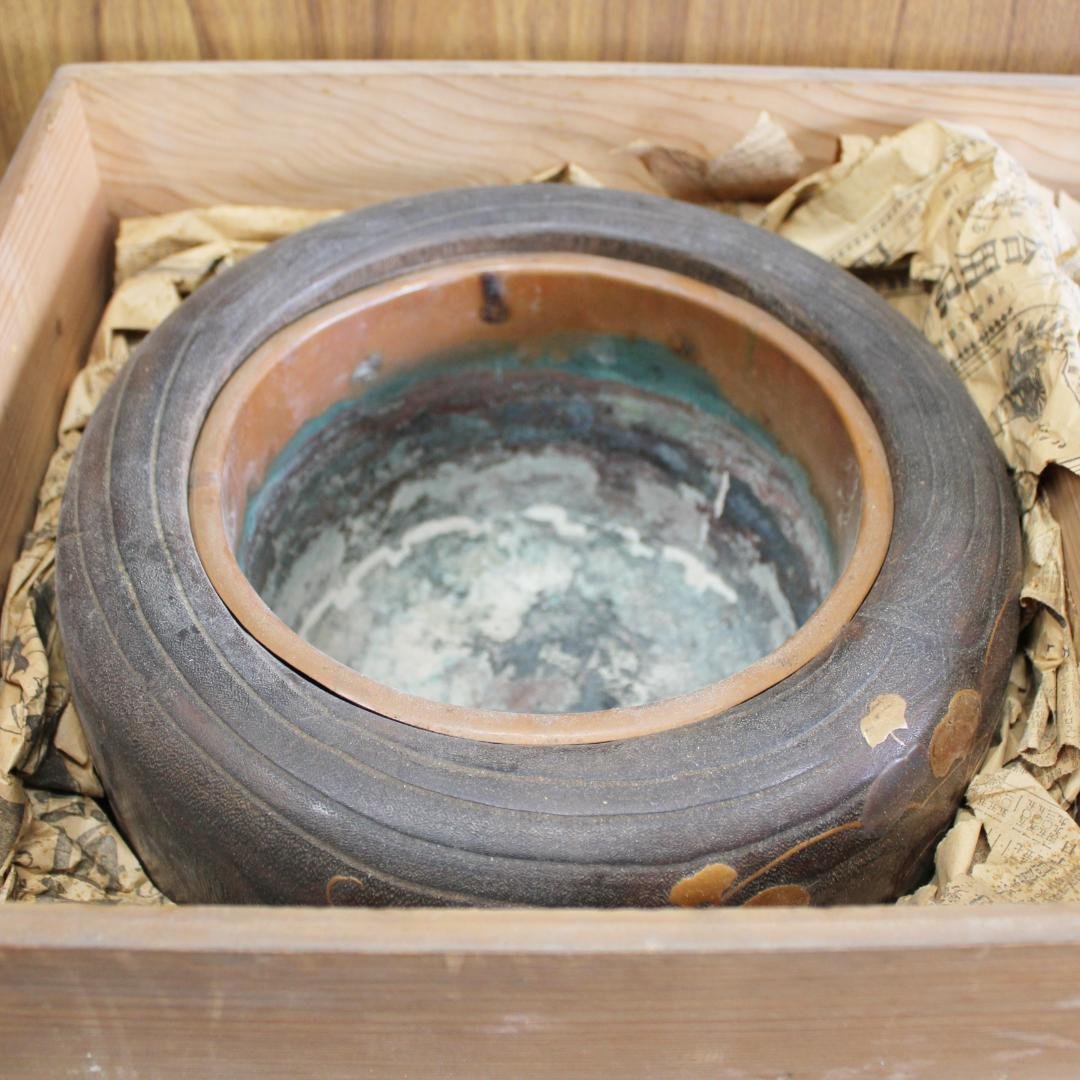 桐火鉢　高蒔絵・螺鈿細工　その１