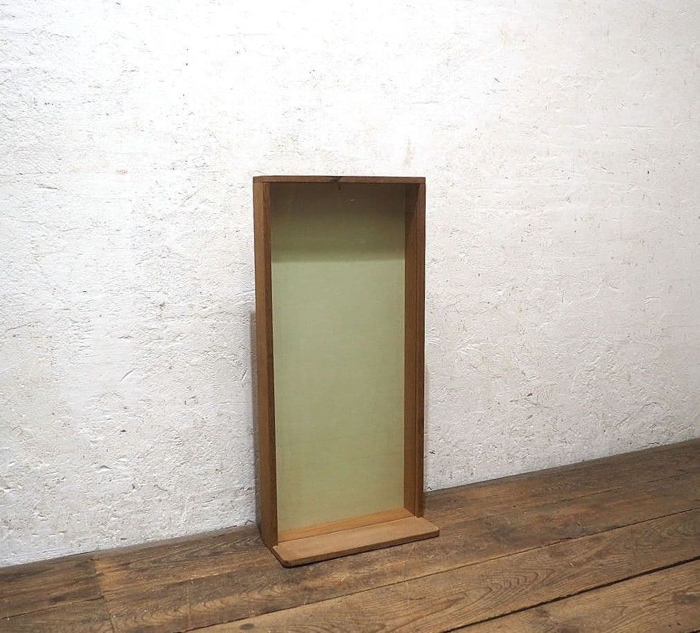 1386 希少デザイン 薄型ガラスケース　飾り棚　ショーケース　レトロ　壁掛け式