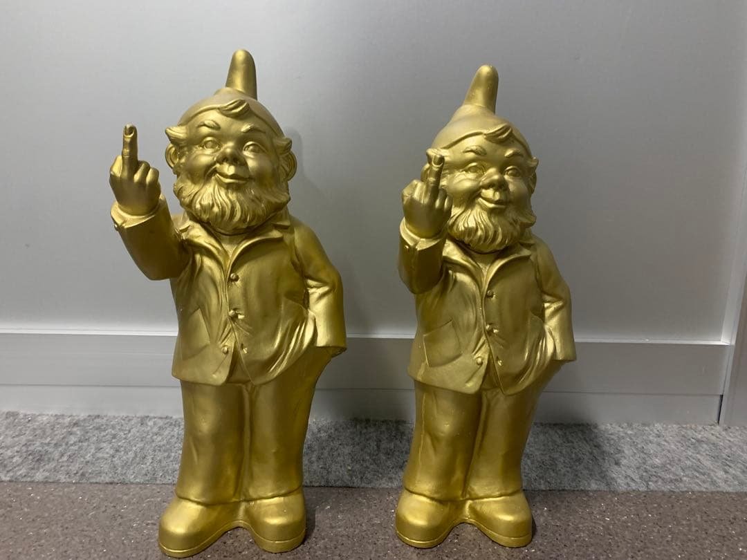 Unconventional Dwarf by Ottmar Hor アート